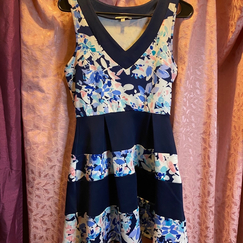Charlotte Russe dress size small sleeveless V-neck